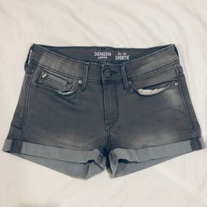 Levi’s Denizen low-rise shortie (never worn)